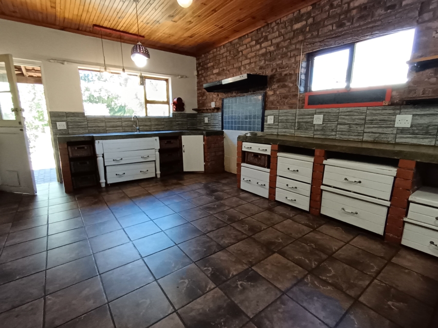 4 Bedroom Property for Sale in C Place Eastern Cape
